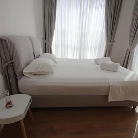 Apartment Anemos Himarë